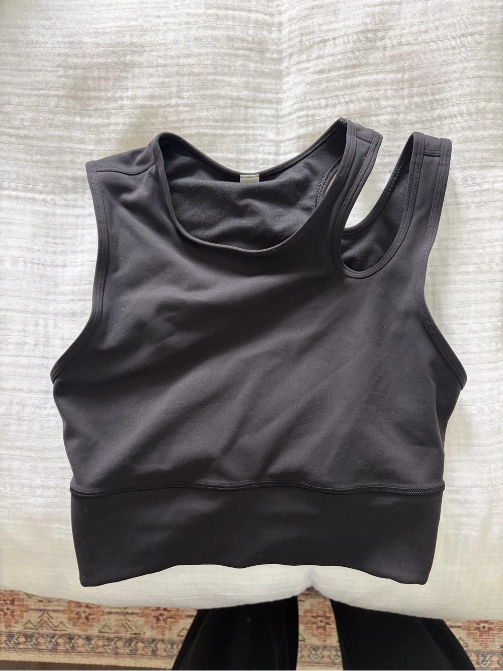 Lululemon “Mastered Motion” cropped tank